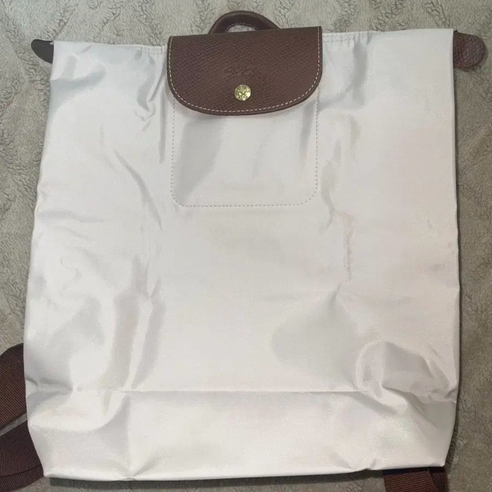 Authentic Longchamp Nylon Le pliage medium White Backpack
